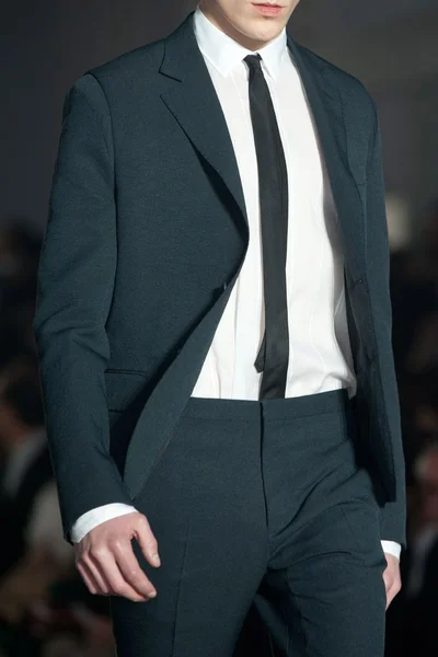 Look 17